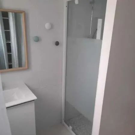 T2 Avec Terrasse 650m De La Appartamento